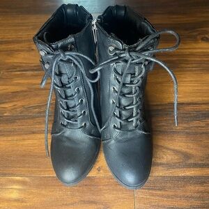 Daisy Fuentes Black Lace-Up Ankle Boots